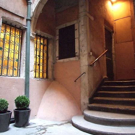 Loge Des 3 Maries Apartment Лион Екстериор снимка