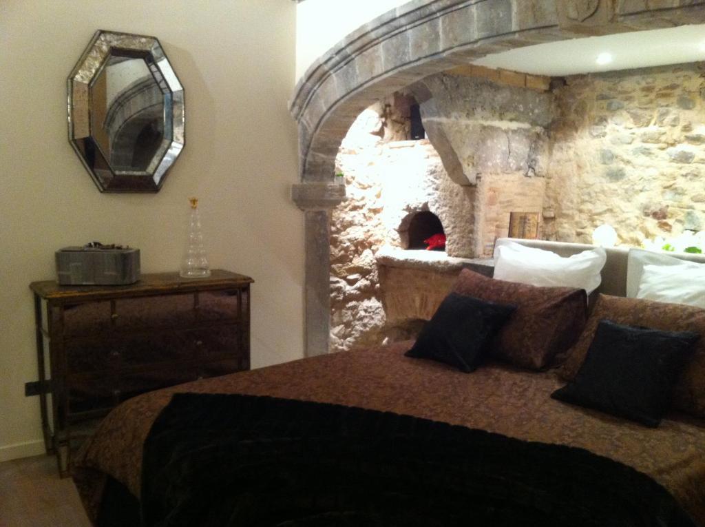 Loge Des 3 Maries Apartment Лион Екстериор снимка